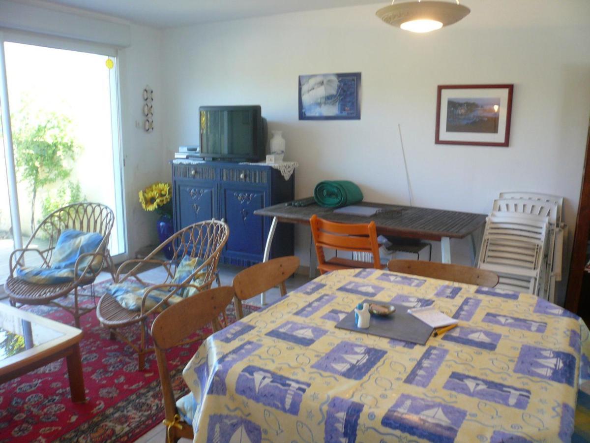 Maison Mitoyenne 3 Ch. Avec Jardin, Terrasse Et Poele A Bois, Proche Du Port De Sauzon, Animaux Ok - Fr-1-418-160 Exterior foto